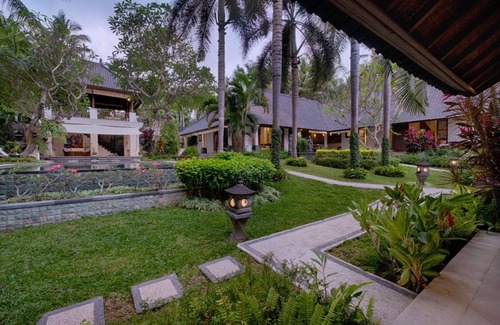 Saba Villa | 5 Minutes Walk to Beach! 4 BR Villa near Saba Beach, Close to Safari Marine Park