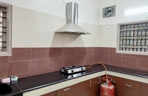 Chromepet House | 5 minutes walk to Rela 7 minutes drive to Airport AC Kitchen Bedroom3