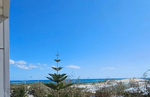 Alkimos House | 5 minutes walk to the beach! Alkimos Coastal 3 Bedroom Townhouse