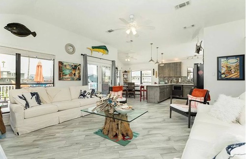Isla Del Sol House | 5 O'clock Somewhere - 4 bed 3 bath - Sea Isle West End Galveston Bay