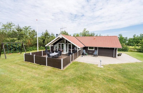 Skaven Strand House | 5 person holiday home in Tarm