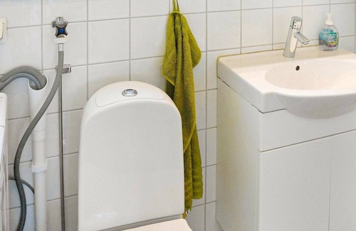 Roennaeng House | 5 person holiday home in DYRÖN