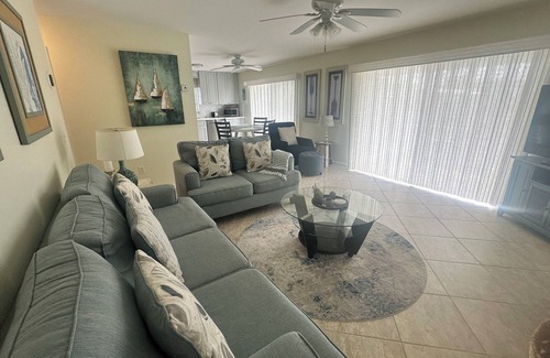Little Torch Key House | 5 Pirate's - Pool & seawall for boat. This is a pet friendly home. A pet fee and approval of your pet is required.