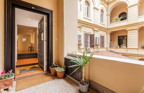 San Giovanni House | 5 rooms Apartment for 7 people near Coloseum
