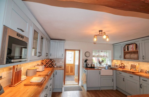 Rosedale Abbey Cottage | 5 ROSEDALE ABBEY, family friendly, with open fire in Rosedale Abbey
