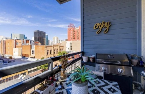 East Village Apartment | 5 Star Boho-Chic apt with parking Gaslamp downtown San Diego. GLAMOROUS! 5207418
