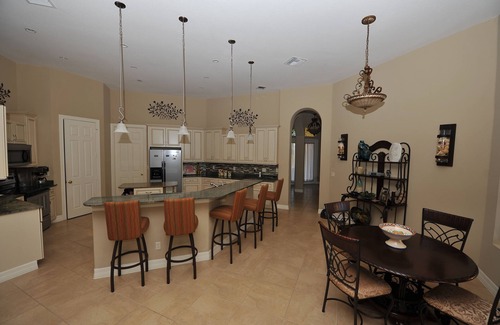 Mariner Villa | 5 Star Exquisite Villa Retreat with Pool on Canal