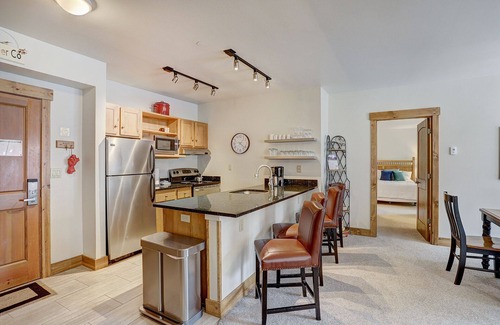 River Run Condo | 5-Star Location Jackpine Lodge Luxury unit closest to Gondola.