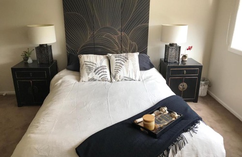 Glen Waverley House | 5 Star Room with own Bathroom - Singles, Couples, Families or Executives
