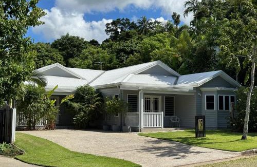 Edge Hill House | 5 Star Villa in Tropical location with Patio and Hot Tub 3 bedroom 2 Bath