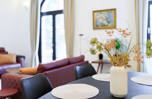 Auerbach Apartment | 5 Sterne Ferienwohnung Schlossplatz - Sachsen Vogtland Erzgebirge 6 Personen 3 SZ Sauna Kamin