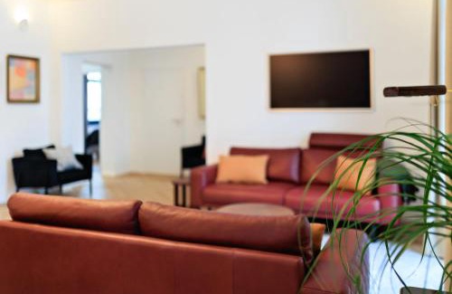 Auerbach Apartment | 5 Sterne Ferienwohnung Schlossplatz - Sachsen Vogtland Erzgebirge 6 Personen 3 SZ Sauna Kamin