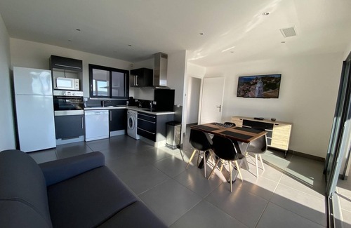 Pinarellu Apartment | 5-T2 sea view with jacuzzi and swimming pool 29° hammam