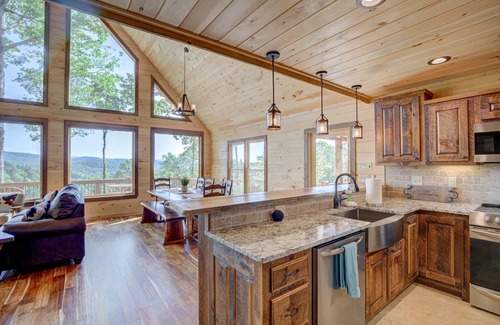 Morganton Cabin | 5⋆ View/Hot tub/Pool Table/Arcades/Bar