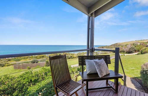Wongarra Apartment | 5 Whitecrest Resort - Pool & Amazing Ocean Views