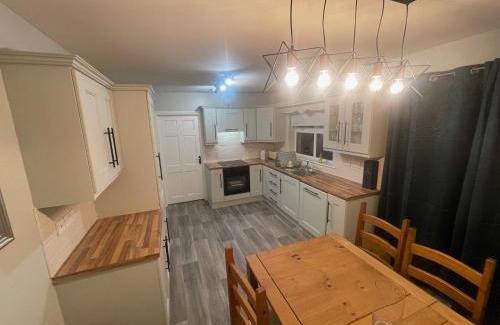 Strabane House | 50 Lampton Court