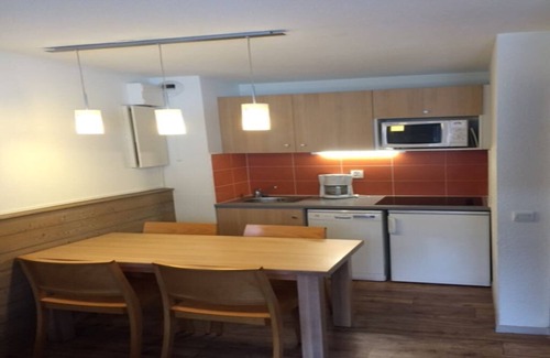 La Perriere Apartment | 50 m from the slopes, 2-room apartment with basement garage