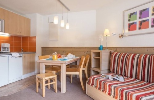 La Perriere Apartment | 50 m from the slopes, 2-room apartment with basement garage