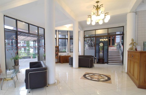 Tretes Hotel | 50 m² Hotel ∙ 12 guests