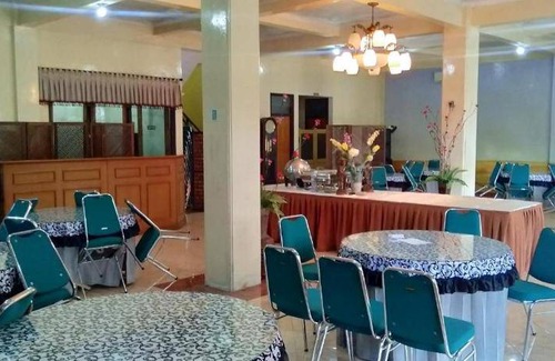 Tretes Hotel | 50 m² Hotel ∙ 12 guests