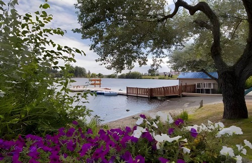 Regional District of Nanaimo House | 50 m² Motel ∙ 6 guests