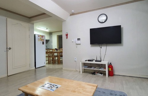 Wonhyoro-dong Apartment | 50 meters from 2 subway lines in the right center of Seoul