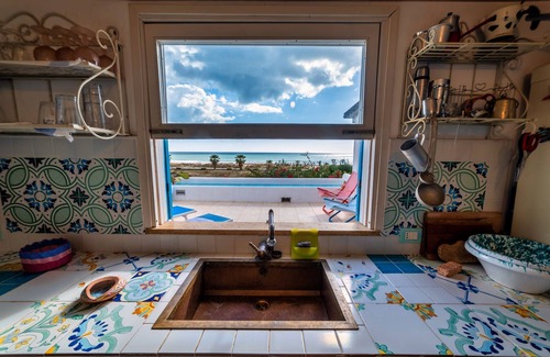 Porto Palo Villa | 50 metres from Blue Flag Portopalo beach, patio w/beach view
