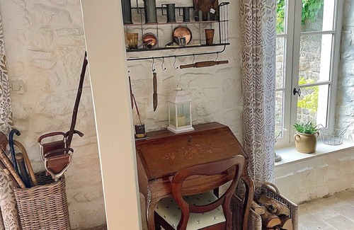 Dinan Agglomeration Cottage | 50 metres from the quay - a rare gem in the heart of Dinan harbour - parking lot