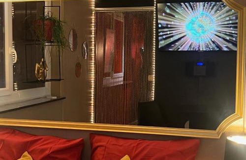 Nievroz Hotel | 50 Nuances de Parenthèses