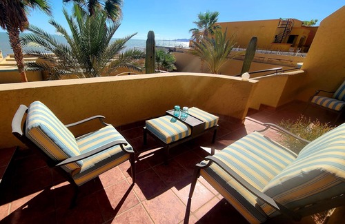 Segunda Seccion House | 50 Steps to Sandy Beach! Relax at this Seaside Getaway close to downtown.