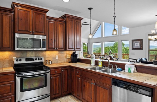 Cosby Cabin | 5000 Sq, Ft, Cabin on 1 Acre-Beautiful Views-Dogs Allowed