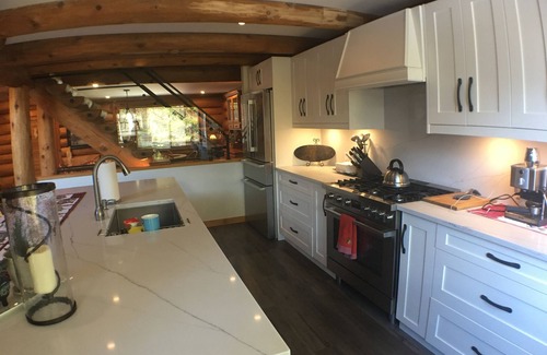 Whistler Cay Estates Ski Chalet | 500m Walk - Beautiful Log Home - Spectacular Direct View of Ski Runs
