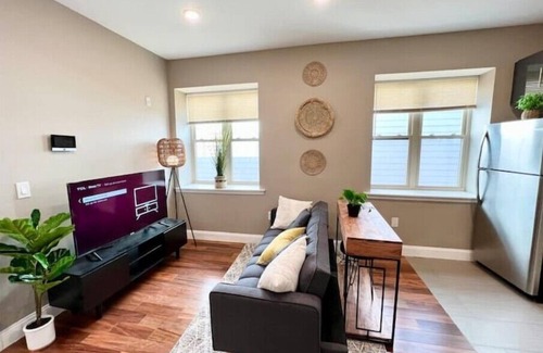 Logan Square Apartment | 501 Cozy and Comfy 1BR apartment in center citynn