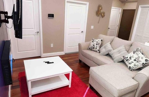 Logan Square Apartment | 504 Luxe 1BDR APT in center city