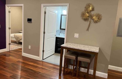 Logan Square Apartment | 504 Luxe 1BDR APT in center city