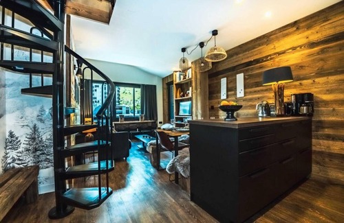Le Lavachet Apartment | 50m from shops, 3rd floor, balcony, tv, ski locker, 50m², Tignes