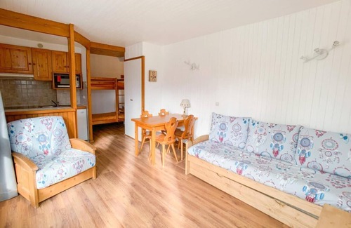 Le Lavachet Apartment | 50m from shops, 4th floor, view mountain, balcony, tv, ski locker, 24m², Tignes