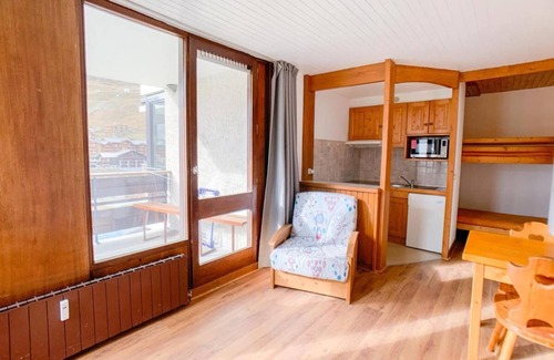 Le Lavachet Apartment | 50m from shops, 4th floor, view mountain, balcony, tv, ski locker, 24m², Tignes