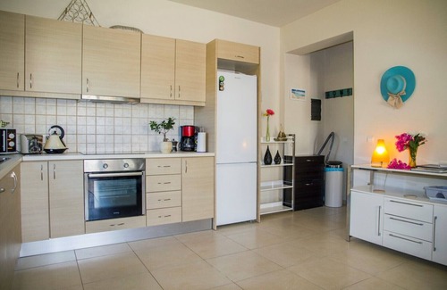 Nopigia Villa | 50mt to the beach★Roof terrace lounge★ Shared pool
