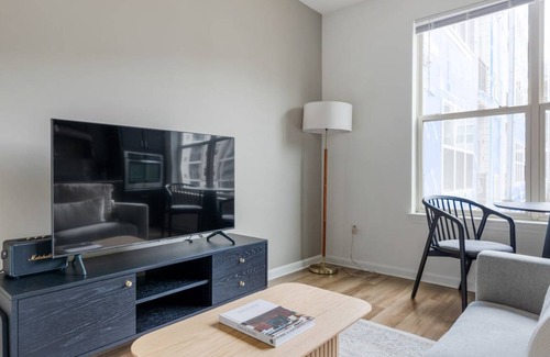 Assembly Square Apartment | 51 m² Apartment ∙ 2 guests