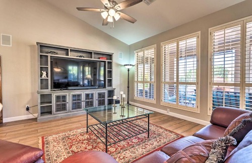 Oakwood House | 55 and Sun Lakes Casa with Patio and Pool Access