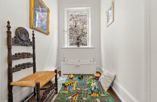 Hobart Central Business District Apartment | 55 Davey Townhouse 2, Salamanca on your doorstep