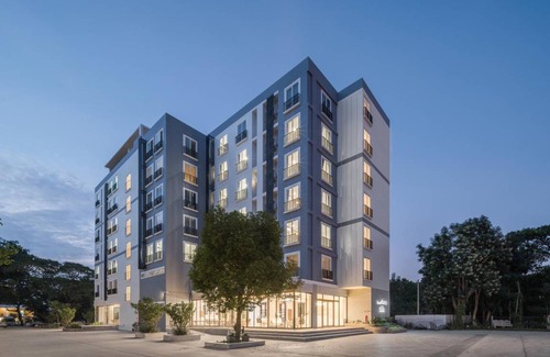 Chomphu Hotel | 55 m² Hotel ∙ 127 guests