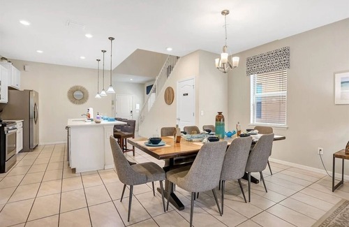 Loughman House | 5548 (1) King Suite Pool side, Solterra Resort