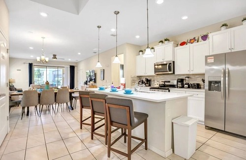 Loughman House | 5548 (1) King Suite Pool side, Solterra Resort