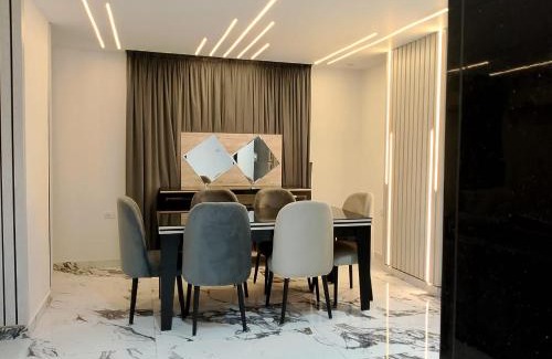 Heliopolis Apartment | 57 صقر قريش