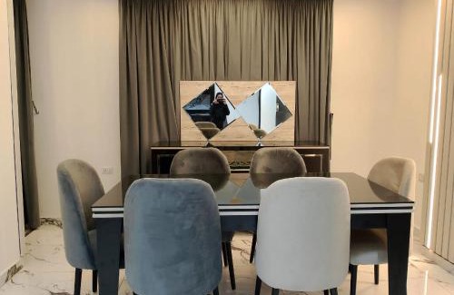 Heliopolis Apartment | 57 صقر قريش