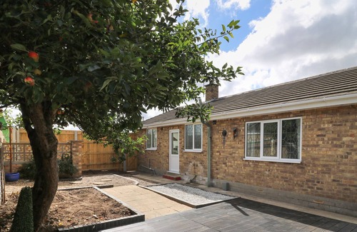 Leven Cottage | 57 WESTLANDS WAY, family friendly, with open fire in Beverley