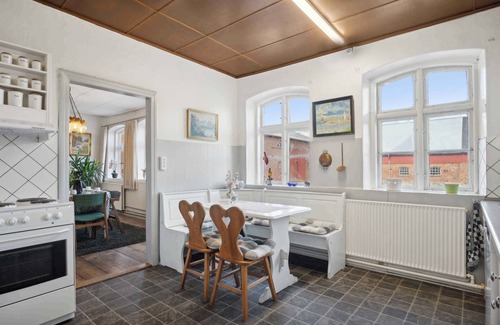 Skovbyballe House | 580 m2 countryside idyll with activity room