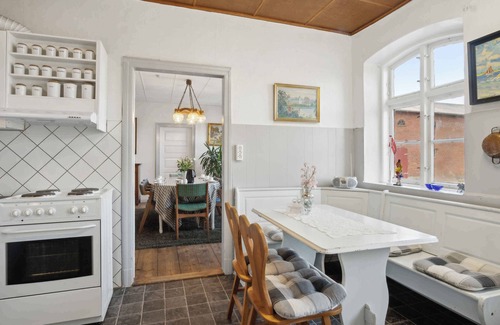 Skovbyballe House | 580 m2 countryside idyll with activity room